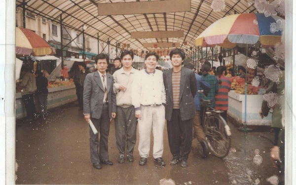 4 người bạn tại trường đại học Kinh tế quốc dân khoá 1986 đã quyết định thành lập công ty phụ tùng vào năm 1992