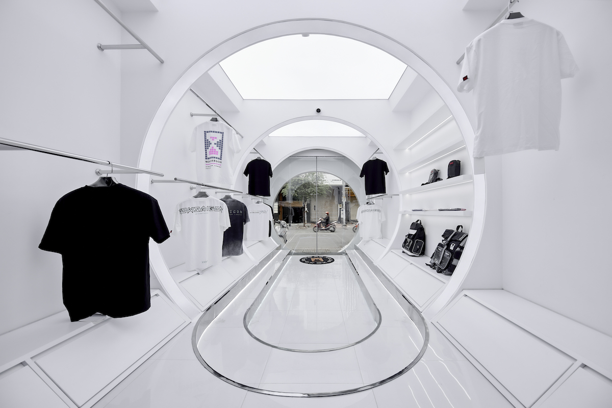 Không gian cửa hàng "tàu con thoi" đổi mới trải nghiệm mua sắm  