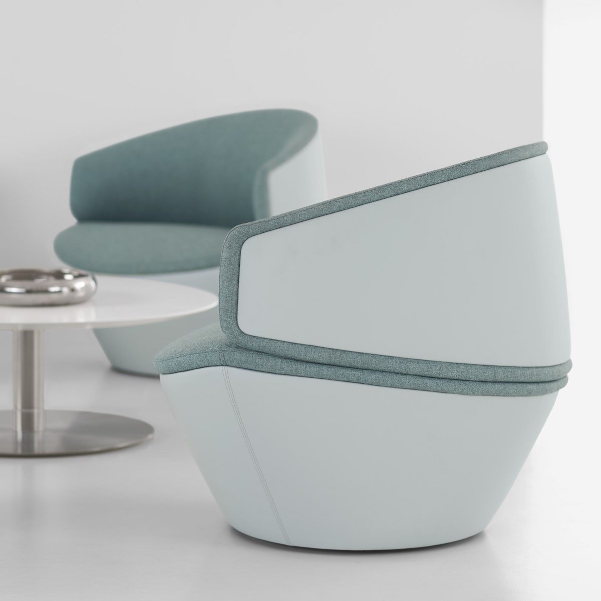 Khi con quay thân thuộc hóa chiếc ghế xoay | Bernhardt Design - Luca Nichetto