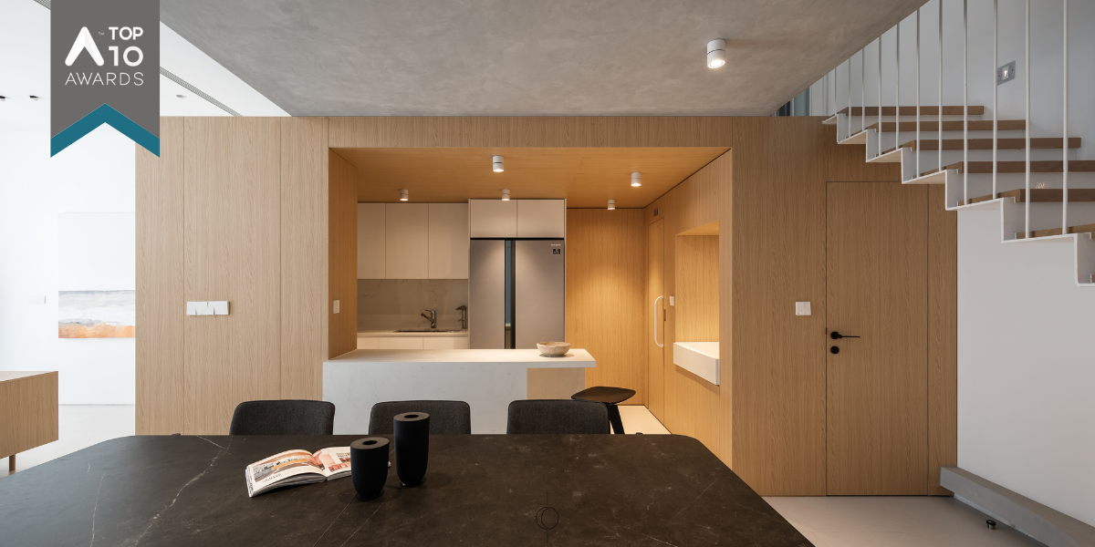Đập bỏ 2 tầng sàn tạo khoảng thông tầng để thông gió, chiếu sáng cho ngôi nhà | Dao&amp;Ho Studio